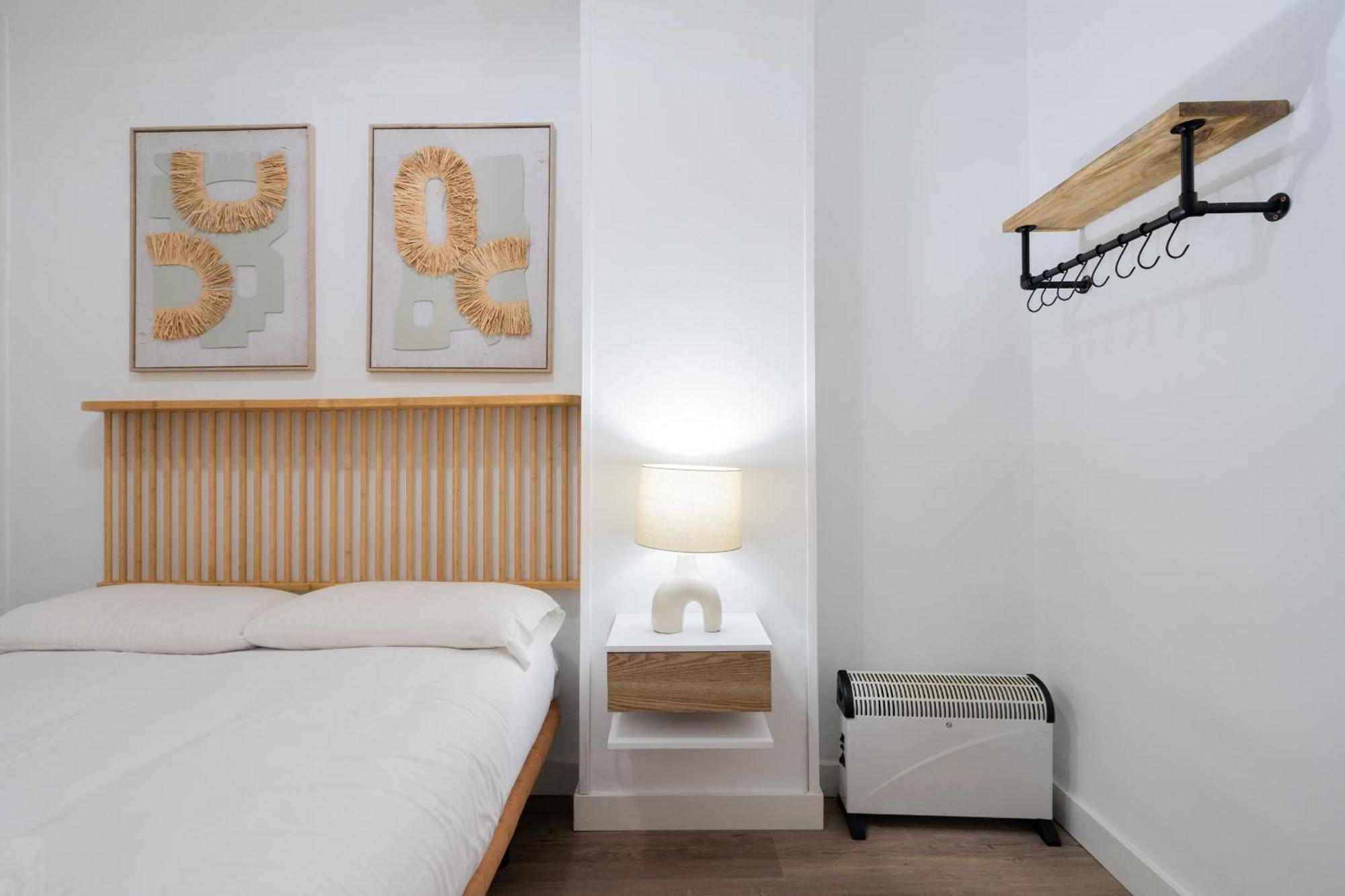 Apartamento En Chueca Para 4 Personas Alquiler Temporal Madrid Buitenkant foto